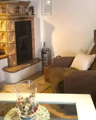 Ein Sitzbereich in der Unterkunft Bungalow direkt am See, mit eigenem Boot