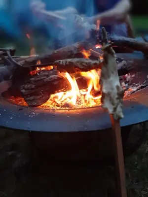 Ein für Gäste verfügbarer Grill im Ferienhaus