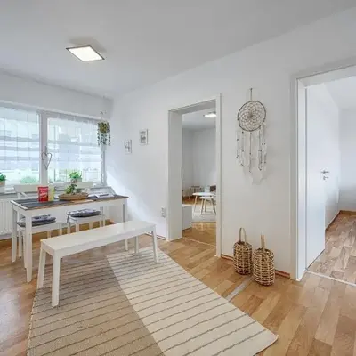 Select-Home 3 - Netflix - Parkplatz - Business Home