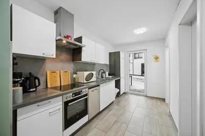 Küche/Küchenzeile in der Unterkunft Sali Homes - AM2 Spacious Apartment with Terrace in City Center
