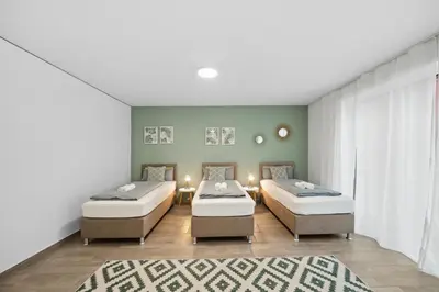 Ein Sitzbereich in der Unterkunft Sali Homes - AM2 Spacious Apartment with Terrace in City Center