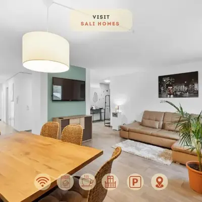 Sali Homes - AM2 Spacious Apartment with Terrace in City Center