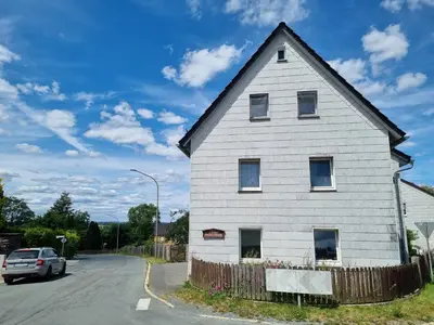 Das Gebäude in dem sich die Ferienwohnung befindet