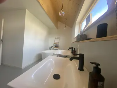 Ein Badezimmer in der Unterkunft Das Lavendelhaus Weißenstadt Unser modernes und gemütliches Ferienhaus im Fichtelgebirge