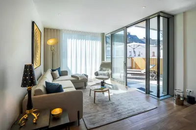 Ein Sitzbereich in der Unterkunft Lichtenberg Lodges