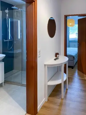 Ein Badezimmer in der Unterkunft Kleines Glück zentral mit Balkon und Parkplatz