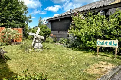 Ein Garten an der Unterkunft Chalet Alba