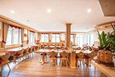 Ein Restaurant oder anderes Speiselokal in der Unterkunft Landgasthof Thiem