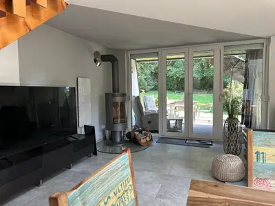 TV/Unterhaltungsangebot in der Unterkunft Komfortables Ferienhaus in Lichtenberg bei Hof im Frankenwald 400m vom See nahe Bad Steben