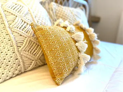 Ein Bett oder Betten in einem Zimmer der Unterkunft Gemütliches Studio im Zentrum von Hof mit Designer-Wanne & 24h-Check-in