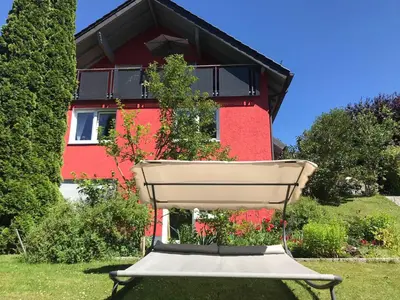 Ein Garten an der Unterkunft Komfortable Ferienwohnung 100qm mit Loggia in Schauenstein im Frankenwald-Fichtelgebirge
