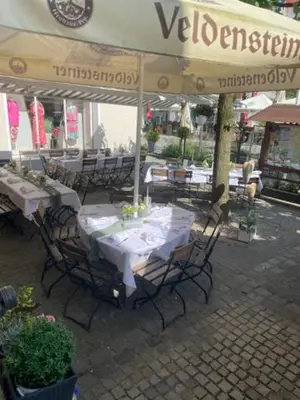 Ein Restaurant oder anderes Speiselokal in der Unterkunft Gasthof Hotel Bauer