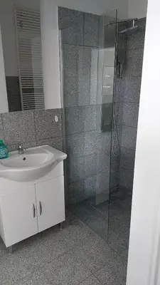 Ein Badezimmer in der Unterkunft Monteurszimmer in Hof