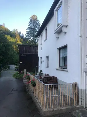 Das Gebäude in dem sich die Ferienwohnung befindet