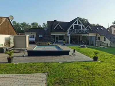 Der Swimmingpool an oder in der Nähe von Ferienwohnung DG
