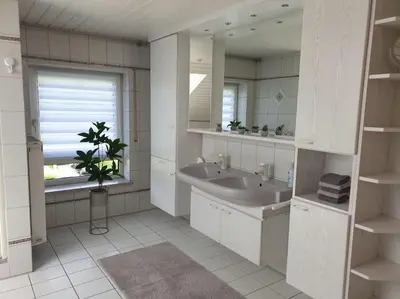 Ein Badezimmer in der Unterkunft Moderne DG-Wohnung in Mainleus