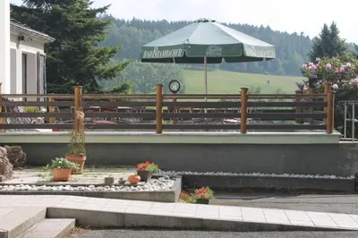 Ein allgemeiner Bergblick oder ein Berglick von des Hotels aus