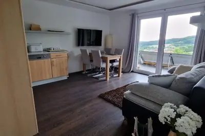 TV/Unterhaltungsangebot in der Unterkunft Idyllischen Ferienwohnung mit Weitblick und Sauna