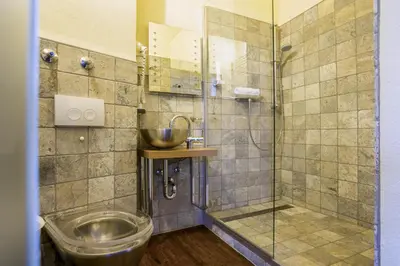 Ein Badezimmer in der Unterkunft Knast-Hotel Fronfeste