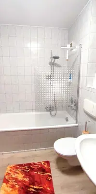 Ein Badezimmer in der Unterkunft Zur Elster 1