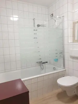 Ein Badezimmer in der Unterkunft Zur Elster 2