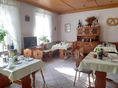 Ein Sitzbereich in der Unterkunft Hotel zur Post