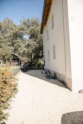 Das Gebäude in dem sich die Ferienwohnung befindet
