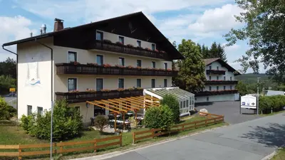 Das Gebäude in dem sich das Hotel befindet