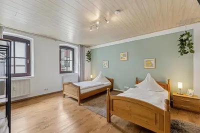 Ein Bett oder Betten in einem Zimmer der Unterkunft 2 BR, 4 Beds, TV, Kitchen & free parking