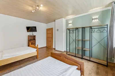 Ein Bett oder Betten in einem Zimmer der Unterkunft 2 BR, 4 Beds, TV, Kitchen & free parking