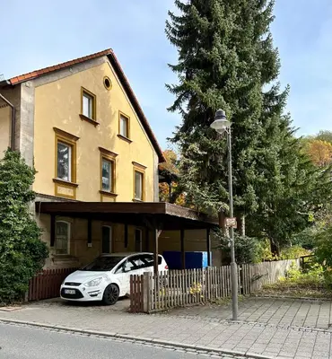 Das Gebäude in dem sich die Ferienwohnung befindet