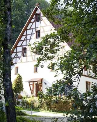 Das Gebäude in dem sich das Privatzimmer befindet