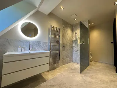 Ein Badezimmer in der Unterkunft außergewöhnliche Ferienwohnung Stadtvilla Plauen
