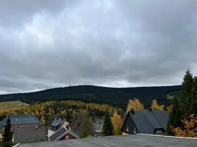 Ein allgemeiner Bergblick oder ein Berglick von der Ferienwohnung aus