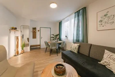 Ein Sitzbereich in der Unterkunft 2-Zimmer Themen-Apartment im Zentrum, Nähe Oper