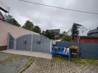 Das Gebäude in dem sich die Ferienwohnung befindet