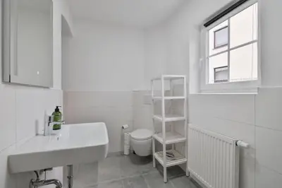 Ein Badezimmer in der Unterkunft HomeTonight Workers Home - Waldershof große Teams willkommen