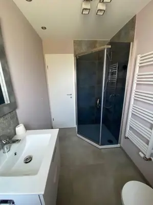 Ein Badezimmer in der Unterkunft Moderne und stilvolle 3 Zimmer Wohnung