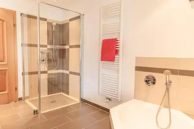 Ein Badezimmer in der Unterkunft Gästehaus Meier Ferienwohnung und Camping