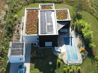 Der Swimmingpool an oder in der Nähe von Der Schwarzbau - Luxus Ferienhaus und Ferienwohnung