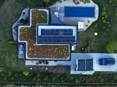 Blick auf Der Schwarzbau - Luxus Ferienhaus und Ferienwohnung aus der Vogelperspektive