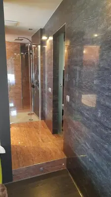 Ein Badezimmer in der Unterkunft Modern Art Apartment im Zentrum Weiden