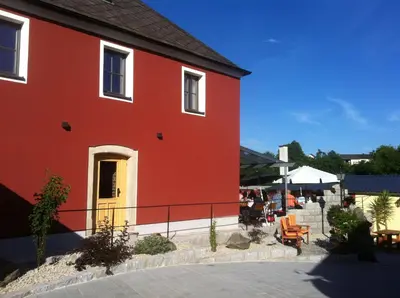 Das Gebäude in dem sich die Ferienwohnung befindet