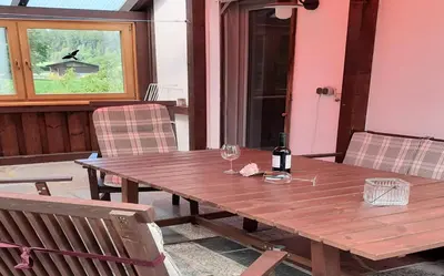 Ein Sitzbereich in der Unterkunft Ferienwohnung Oberschieda