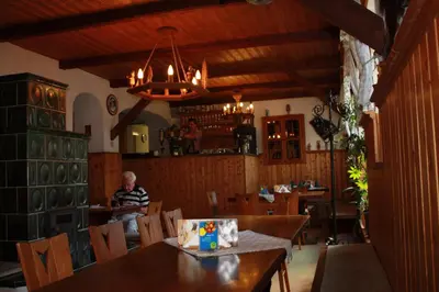 Ein Restaurant oder anderes Speiselokal in der Unterkunft Wellness Hotel Pension & Gaststätte Riedel