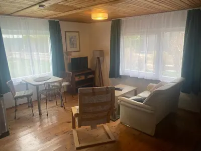 TV/Unterhaltungsangebot in der Unterkunft Ruhiger und renovierter Bungalow mit großem hundefreundlichem Garten zur Alleinnutzung