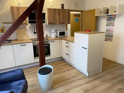 Küche/Küchenzeile in der Unterkunft FeWo WIEKO Plauen Leibnizstr. H1, DG rechts