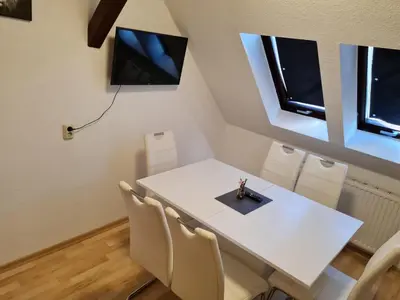 TV/Unterhaltungsangebot in der Unterkunft FeWo WIEKO Plauen Leibnizstr. H1, DG links