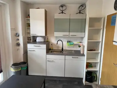 Küche/Küchenzeile in der Unterkunft FeWo WIEKO Plauen Leibnizstr. H1, 2.OG links