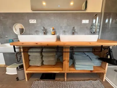 Ein Badezimmer in der Unterkunft Ferienhaus Hemann mit eigener Sauna